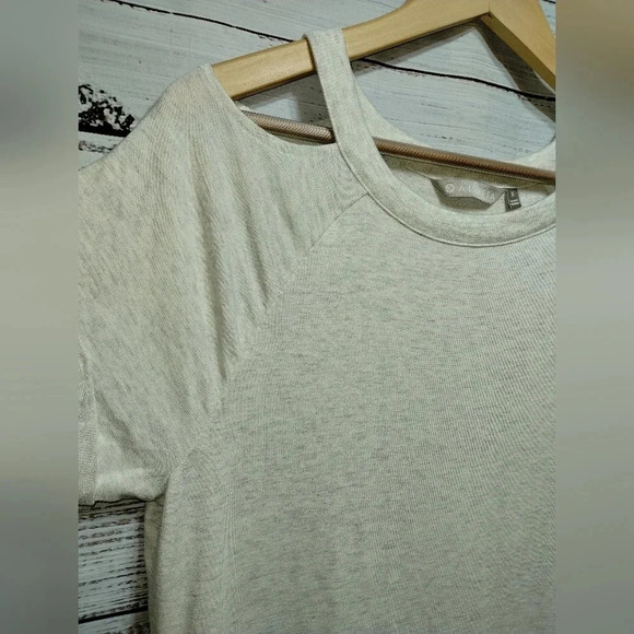 Athleta Shala Cold Shoulder Dress in Heathered Cream Gray size Small Sweater - Picture 3 of 8